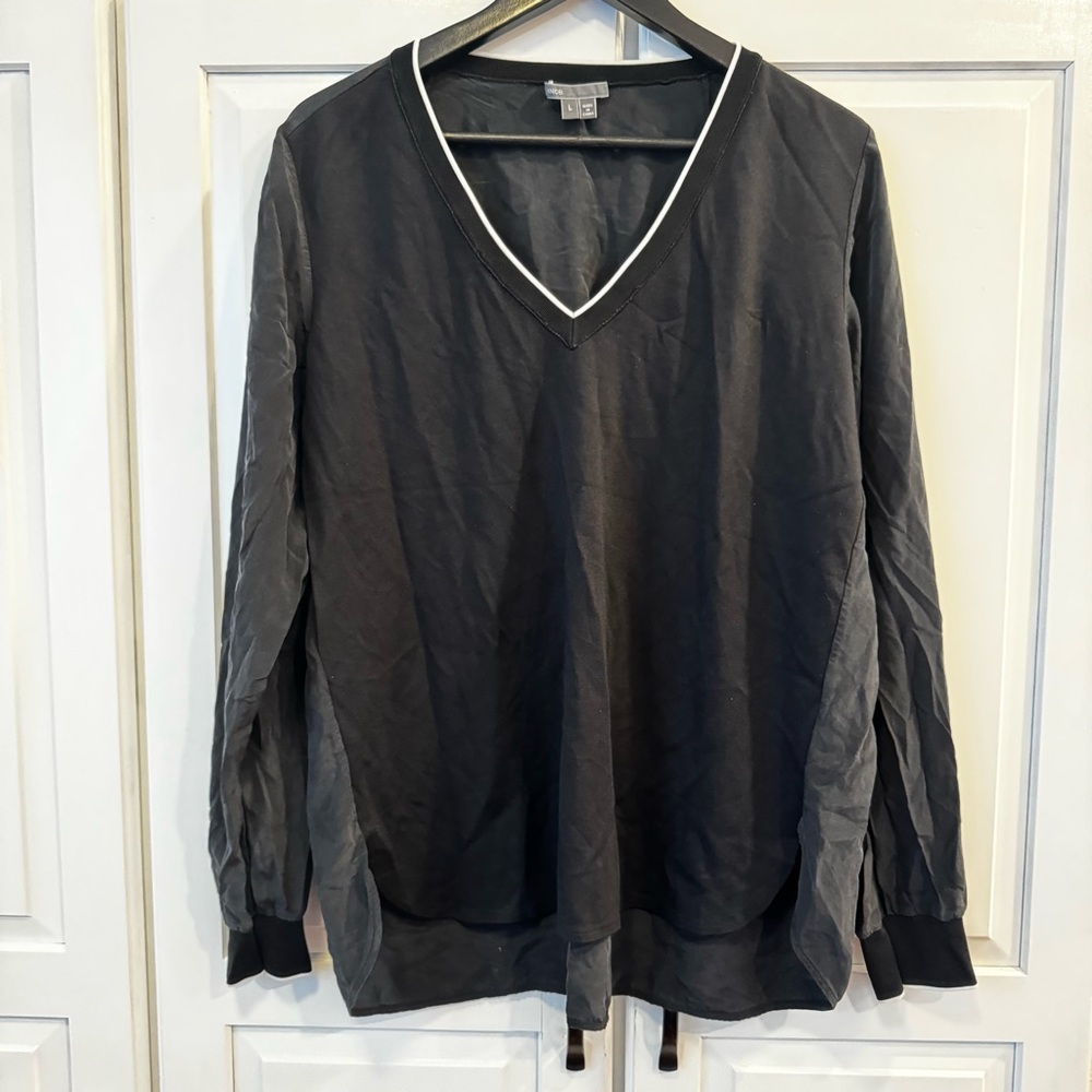 Vince Women’s Black Silk Mixed Media Long Sleeve V-Neck Shirt. Size L